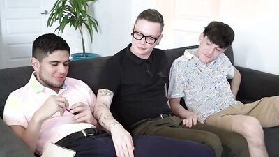 Nerdy twink and his two buddies are barebacking on the couch