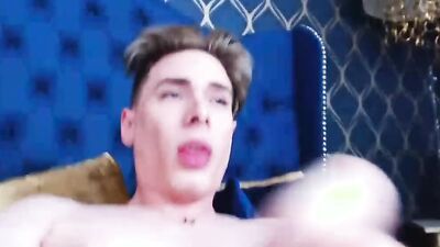 Henry Price Win enjoys jerking off while his fans are watching