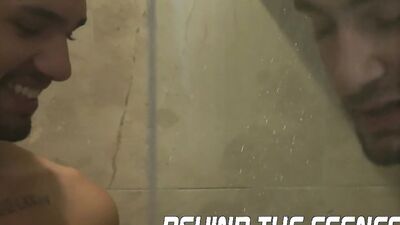 Amateur gay bloke are having sex after the hot shower