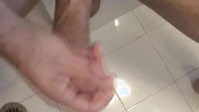 Amateur bloke is masturbating while shoving a dildo into his ass