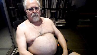 I am so Horny I pleasure myself