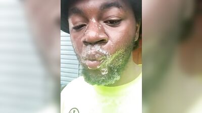 Kinky black dude makes a sloppy mess out of his cute face