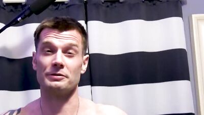 Muscly dude with hard abs tugs on his fat cock