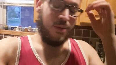 Chubby and nerdy dude with a beard banged by his boyfriend