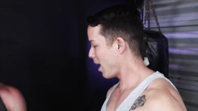 Sporty jock seduces his stepbrother into blowjobs after an exercise
