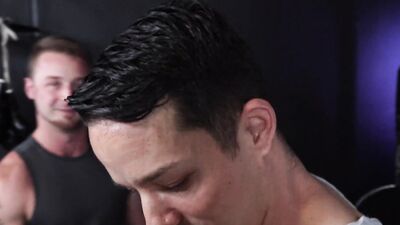 Sporty jock seduces his stepbrother into blowjobs after an exercise