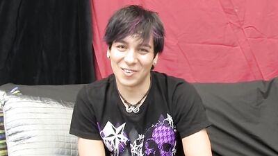 Alt twink teases with his slender body and jerks off