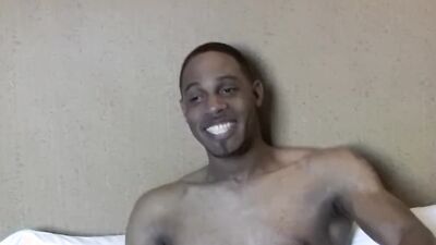 Fit black stud with chiseled abs tugs on his BBC
