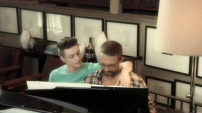 Buff hunk sucked off before fingering and fucking a twink