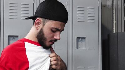 Bald hunk seduces his sporty twink into gay locker rooms fucking