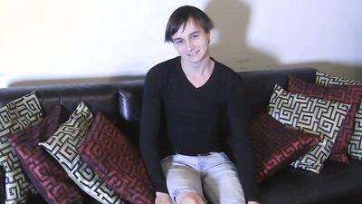 Amateur twink drills his ass with a dildo and jerks off