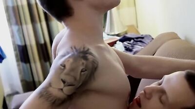 Amateur twinks make out and fondle each other before anal banging