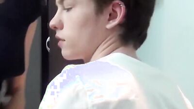 Twink films his boyfriend giving him a blowjob before fucking