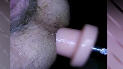 Perverted amateur lubes his asshole to take a big dildo