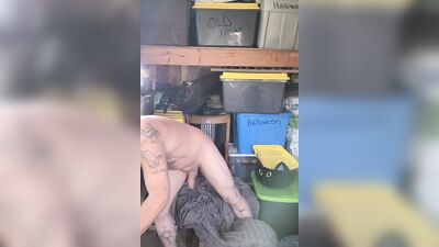 White amateur stud shoves a huge dildo in his ass