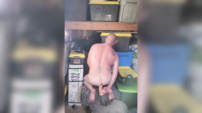 White amateur stud shoves a huge dildo in his ass