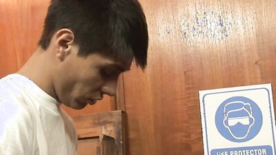 Handyman sucked off by a cute twink before drilling his ass