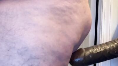 Fat guy uses a fucking machine to drill his tight ass