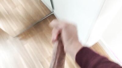 Amateur guy in an attractive outfit jerks off in front of a mirror