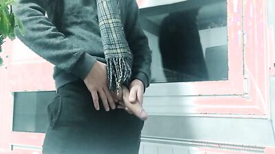 Big Cock Guy With His Scarf, He Is Cold And He Jerks Off And Cums To Get Warm