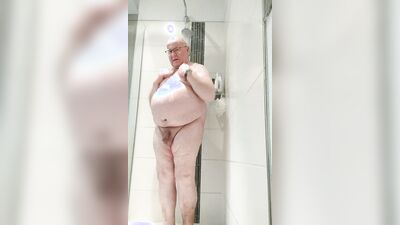 Intense showering – full body view