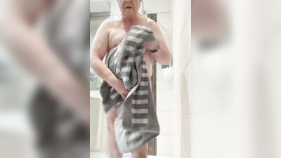Intense showering – full body view