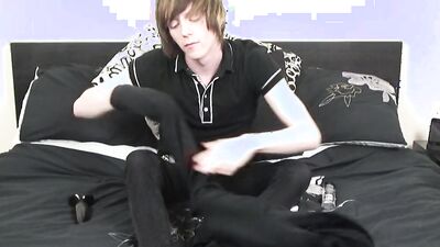 Longhaired amateur chap is masturbating in front of the camera