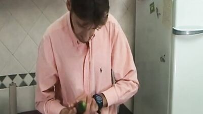 Dressing up like a woman is just so fucking hot