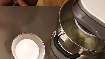 The last sperm collection and prepares the new meringues!