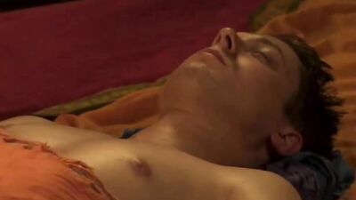 Amateur gay chap is enjoying in some hot relaxing massage