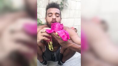 Eating Red Dragon Fruit ! - Rock Mercury