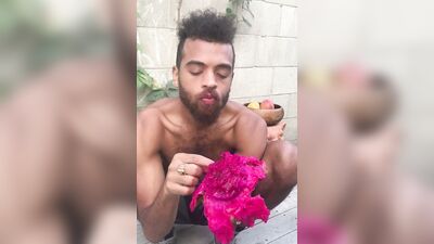 Eating Red Dragon Fruit ! - Rock Mercury