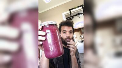 Berry Smoothie time with ROCK MERCURY!