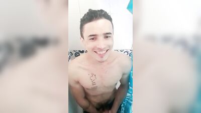 Chico de 18 años tomando un baño mientras se masturba( eyaculacion )orgasmo intenso// mucho semen