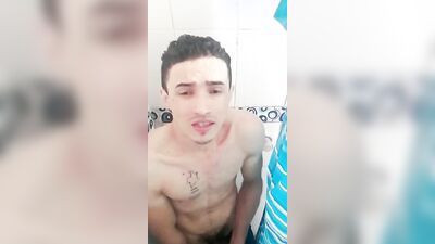 Chico de 18 años tomando un baño mientras se masturba( eyaculacion )orgasmo intenso// mucho semen