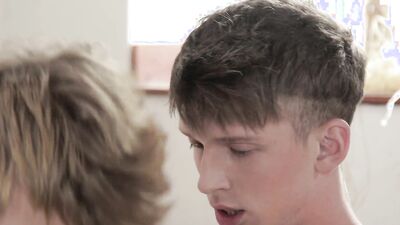Blonde twink gave his stepbrother a good barebacking in the morning