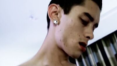 Skinny twinks Jason Alcok & Tanner Kinsington are making love