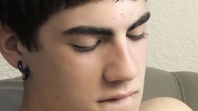 Keith Conner gives head and then sits on boyfriend's dick to ride it