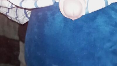 Amateur perverted fellow is rubbing his dick on a shark toy