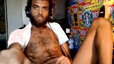 SEXY STUD ROCK MERCURY JERKING THICK DICK WHILE TRHOBING COCK BOUNCE ON HAIRY BALLS