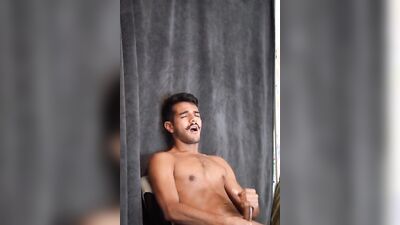 OMG WHAT A CUMMER! This guy is amazing!!!