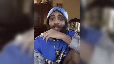 Rock Mercury is chatting with his fans on live webcam show
