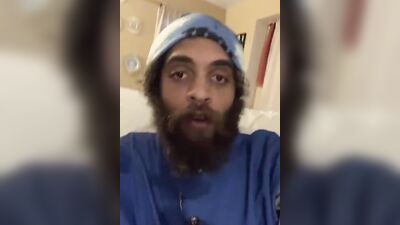 Rock Mercury is chatting with his fans on live webcam show