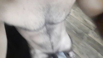 macho peludo gozando para amante gay
