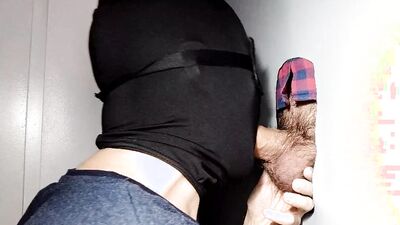 Another dairy male comes to Gloryhole, cum in his mouth very dense and delicious.