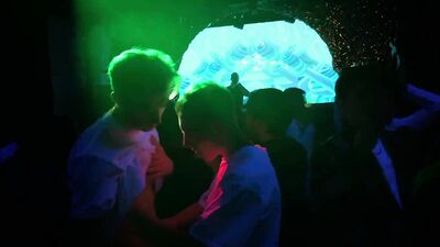 I spied on a couple in the club, for their blowjob