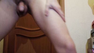 Botomless guy is showing dick and ass for his horny fans