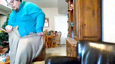 Balls Went from Extremely Itchy Filled up 'n Busting Large Sperm Load onto Leather Chair???????? Pissing