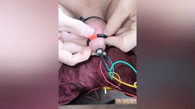 First 2B estim in setreo mode, with sounding electro, watching Bigjaco videos