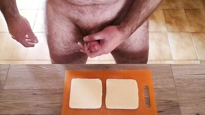 Cicci77 prepares sandwiches with sperm for his friends !!
